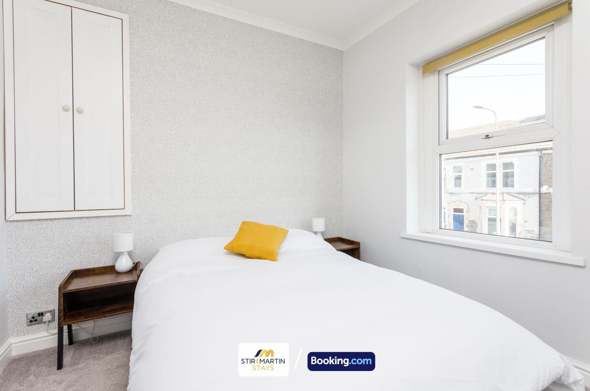 Comfy 3Bed House By Stirkmartin Stays Short Lets & Serviced Accommodation Cardiff With Free Parking & 8Mins To City Centre Exterior foto